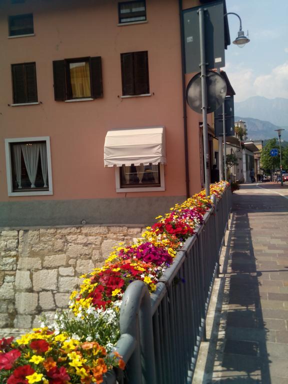 Alloggio Ponte Dei Cavalleggeri Hotell Trento Exteriör bild