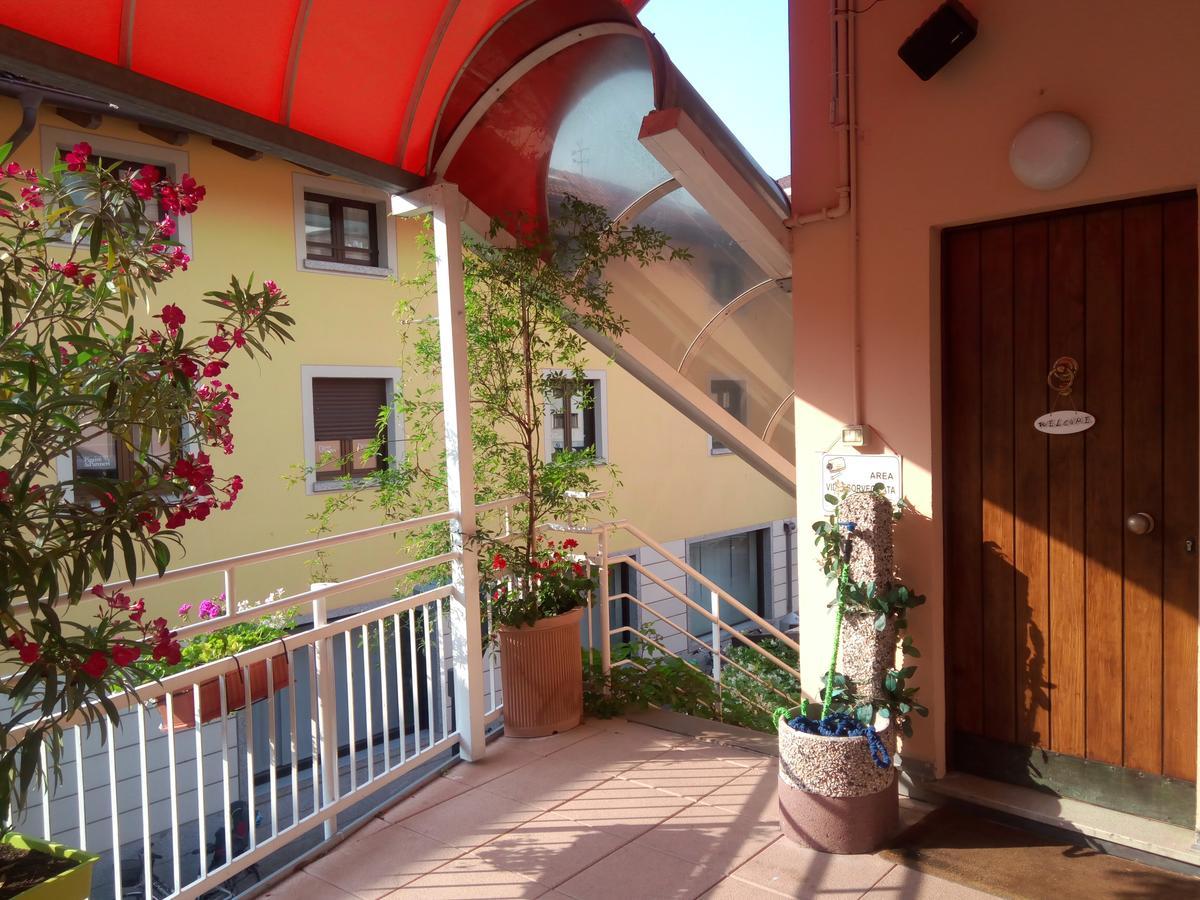 Alloggio Ponte Dei Cavalleggeri Hotell Trento Exteriör bild