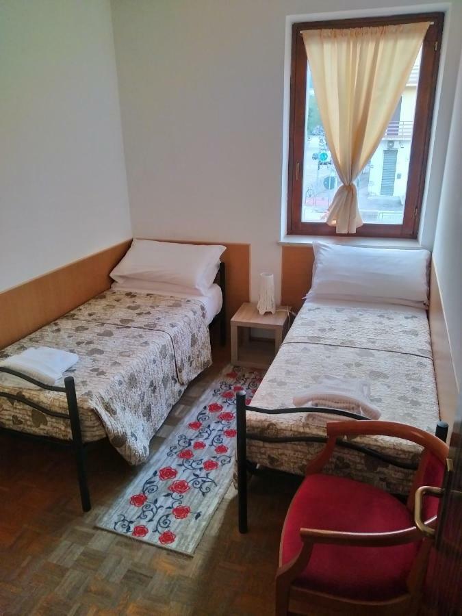 Alloggio Ponte Dei Cavalleggeri Hotell Trento Exteriör bild
