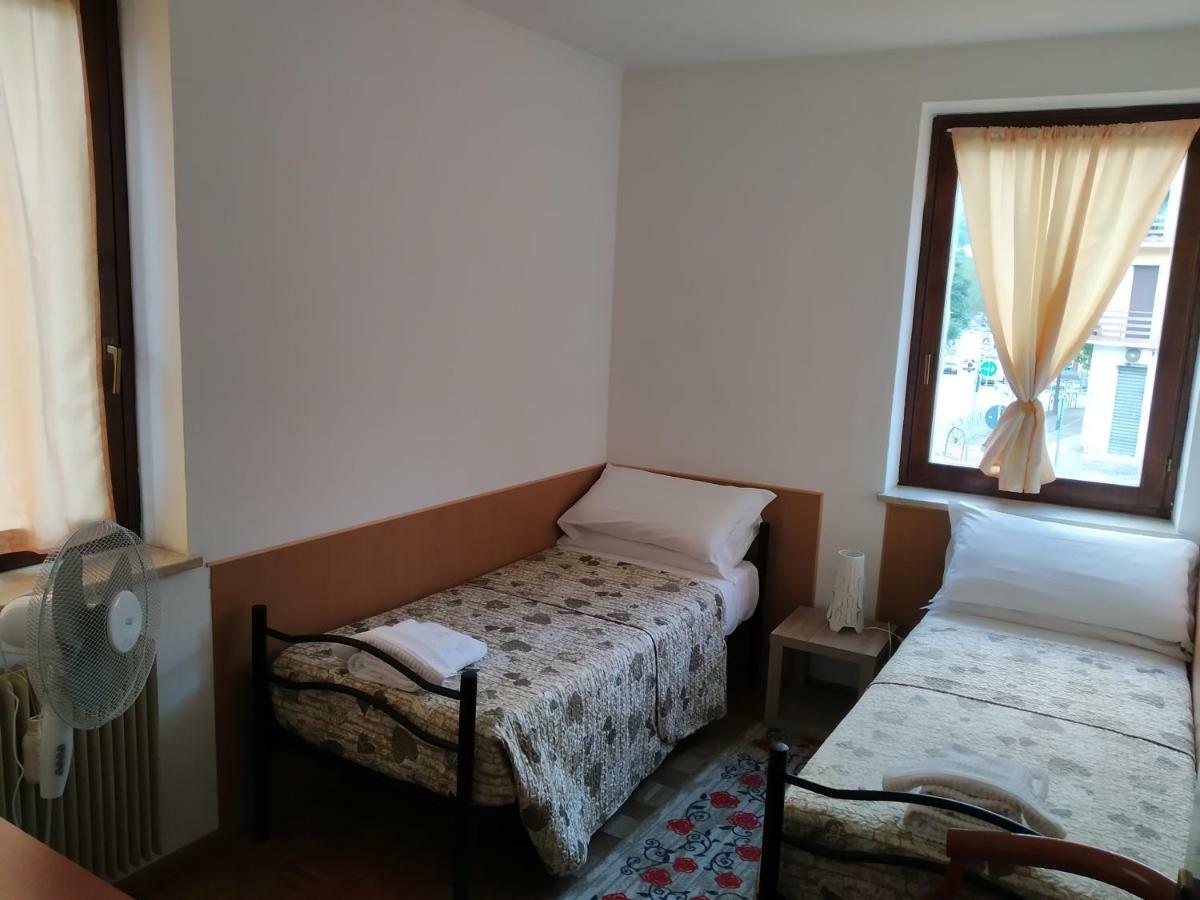 Alloggio Ponte Dei Cavalleggeri Hotell Trento Exteriör bild