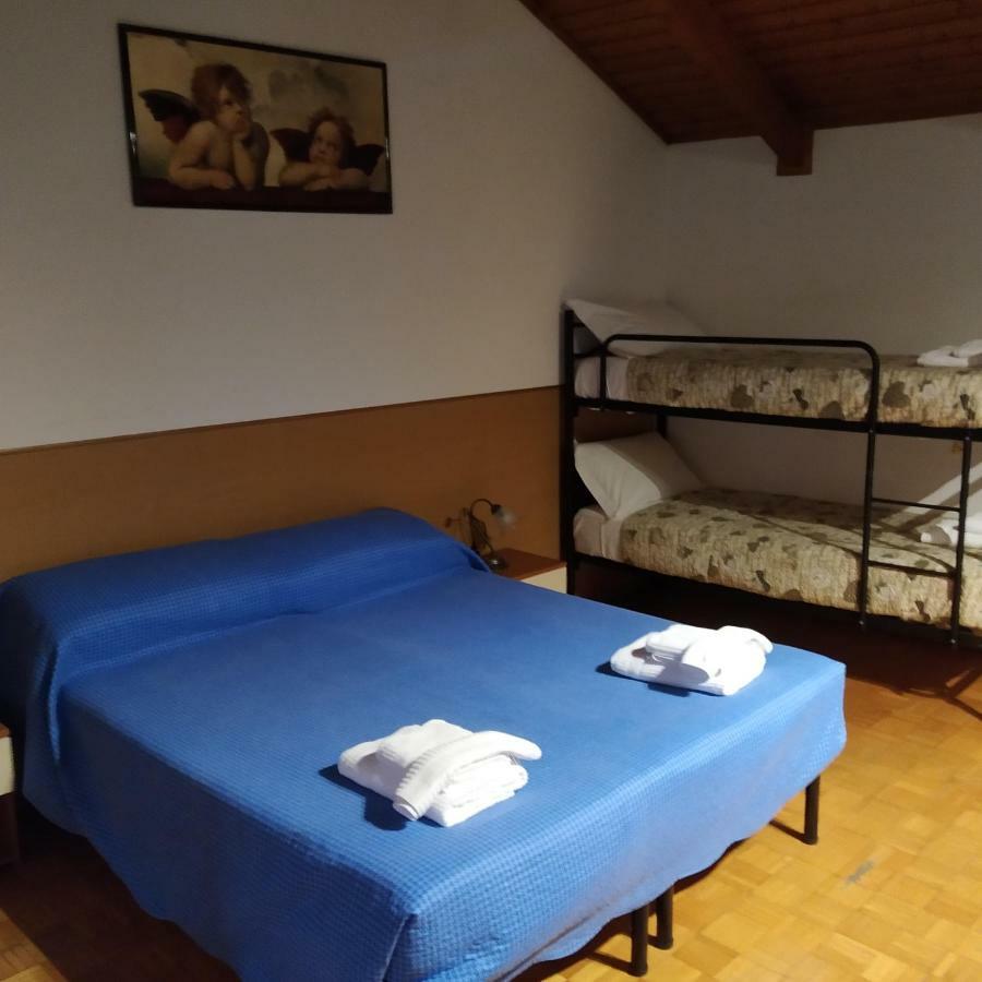 Alloggio Ponte Dei Cavalleggeri Hotell Trento Exteriör bild