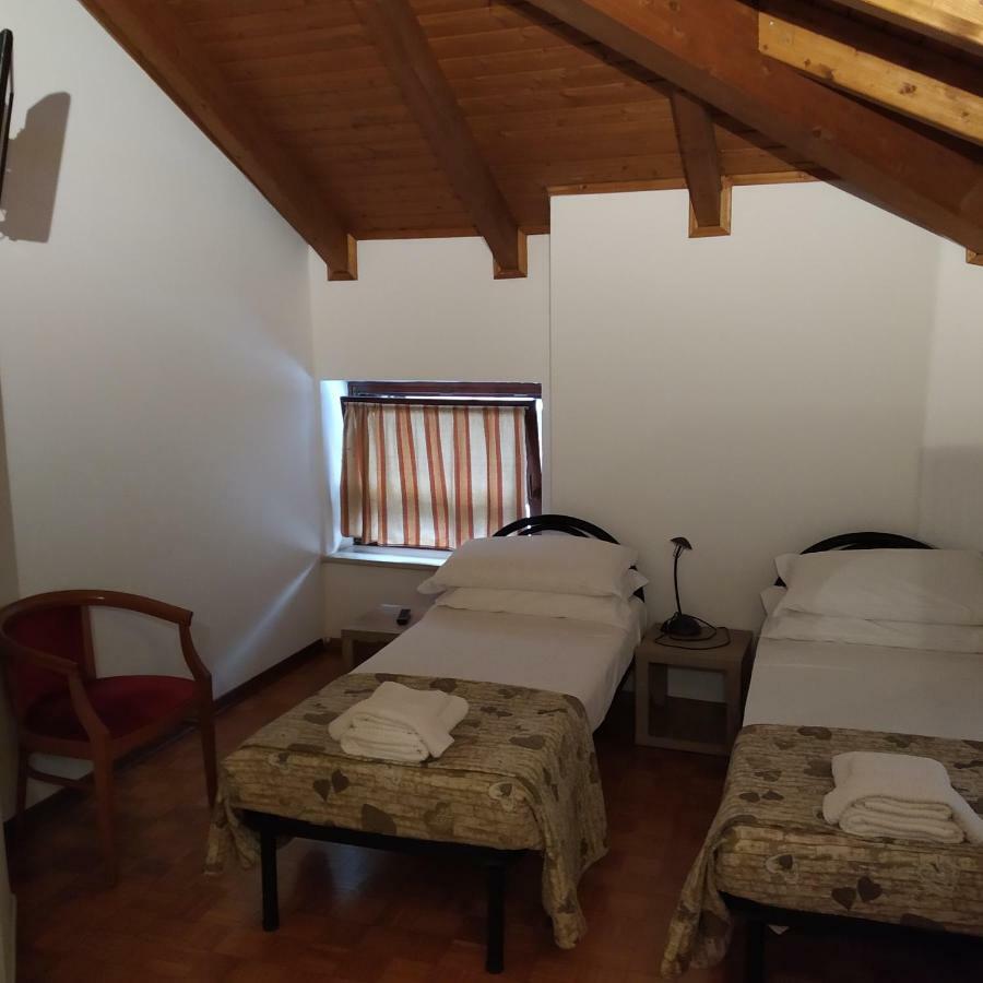 Alloggio Ponte Dei Cavalleggeri Hotell Trento Exteriör bild